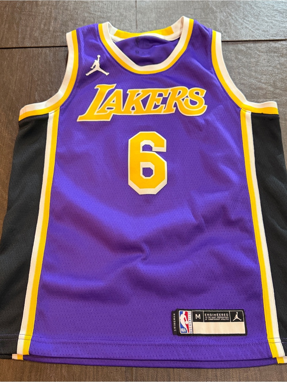 Nike Dri Fit Los Angeles Lakers Basketball Kids Jersey. #6 James